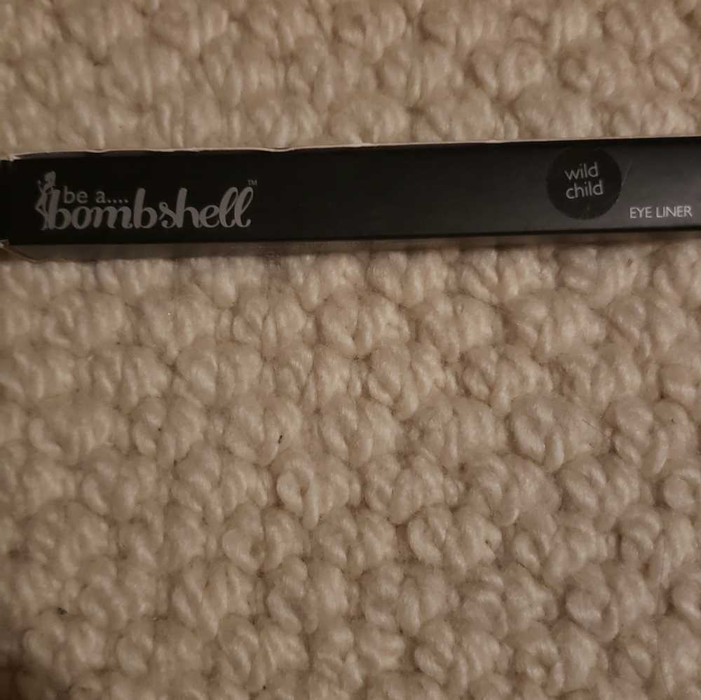 New in box Be a bombshell in wild child(black)